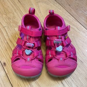 EUC girls all pink Keens, size 9 gorgeous